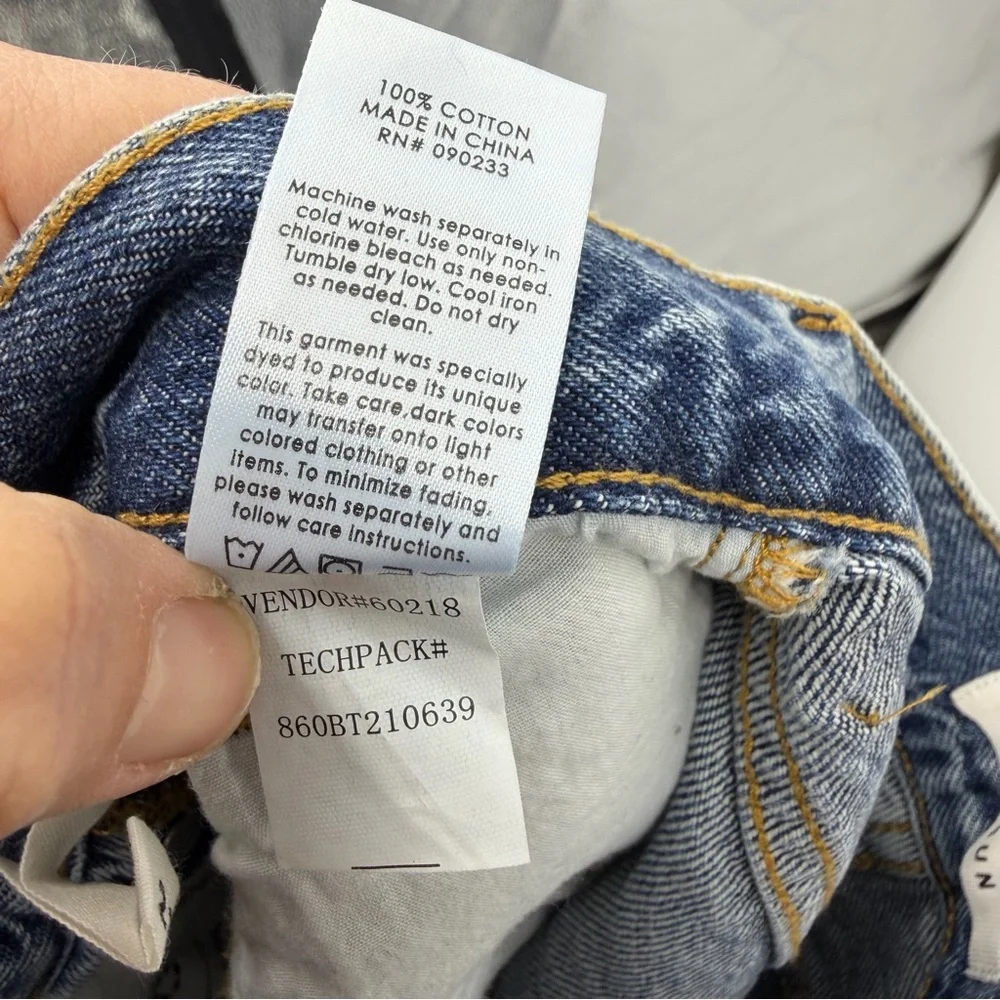 PacSun questions leave